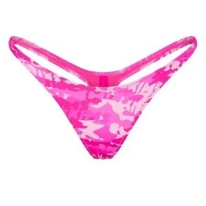 Skims NWT pink camo thong large